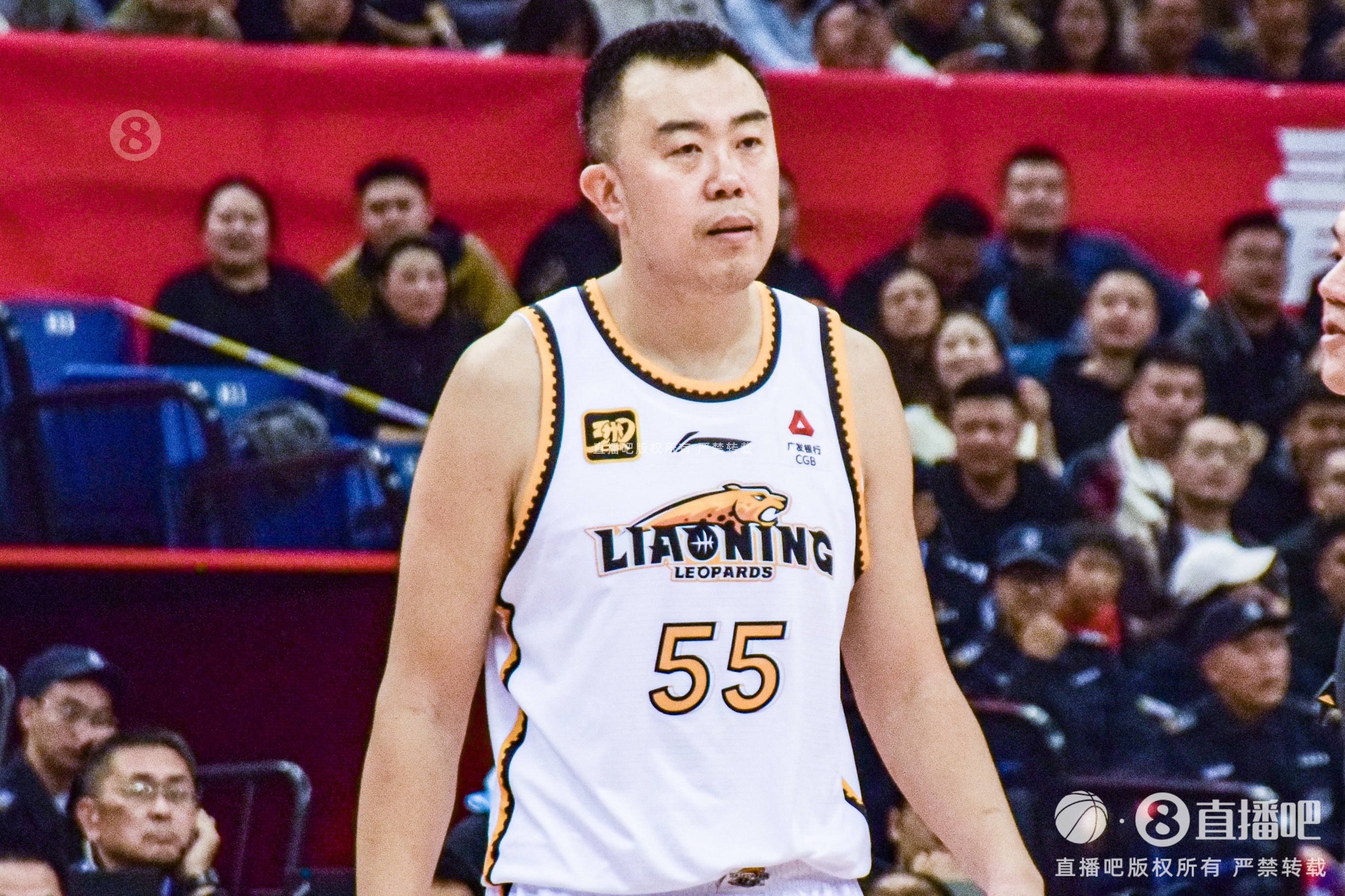 油箱滿滿的！韓德君上半場5投全中得到10分3板2助1斷
